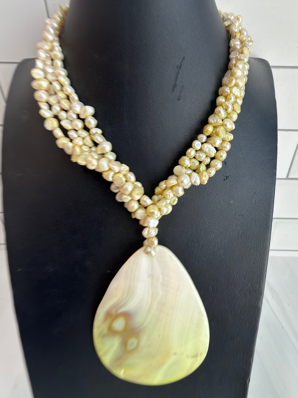 BAROQUE PEARL MULTI STRAND MOTHER OF PEARL PENDANT NECKLACE SUMMER RESORT - Picture 7 of 7